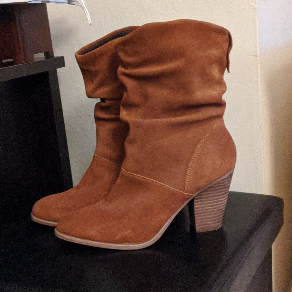 Size 10 Faux Suede mid-calf boots